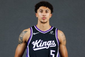 國王新秀克利福德：我們想把防守作為立身之本 但目前表現(xiàn)有差距