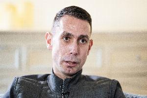 電訊報(bào)：前英超裁判庫特八年前就因不雅圖片被指控，但隨后獲澄清