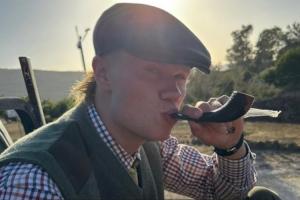 被他裝到了！網(wǎng)友提問哈蘭德：你抽的啥？哈蘭德回答：進球