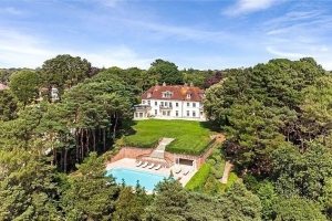 增值近一倍！郵報：拉拉納1200萬鎊掛牌出售海濱莊園豪宅