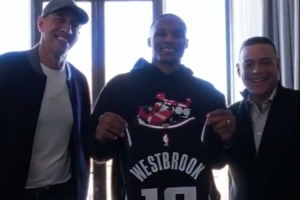 震驚！九屆全明星威少“淪為”球童 在訓練時負責給隊友撿球??