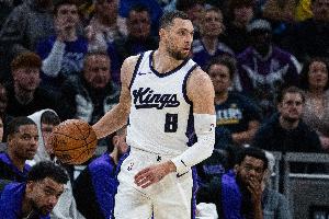 隨便打打！拉文三節(jié)11中4拿到15分4板6助