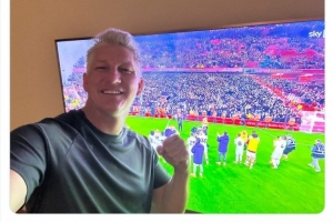 小豬社媒慶祝曼聯(lián)雙紅會(huì)取勝：太美妙了，多么精彩的比賽??