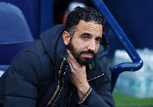 阿莫林：從明天起就要忘掉勝利，現(xiàn)在關(guān)鍵是力爭三連勝這才是焦點(diǎn)