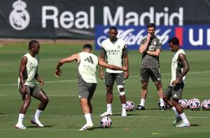 西甲海外賽取消，皇馬內(nèi)部慶祝：人民的勝利