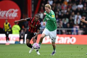 9000萬(wàn)賣給紐卡！德媒：斯圖加特今夏三拒拜仁對(duì)沃爾特馬德的報(bào)價(jià)