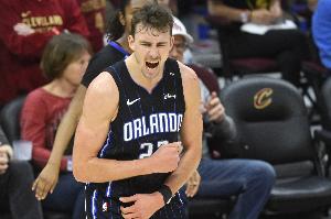 穩(wěn)定輸出！小瓦格納17中9拿下24分4板6助2斷