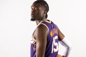 揭幕戰(zhàn)對陣國王！太陽記者：中鋒馬威預(yù)計出戰(zhàn)20-24分鐘