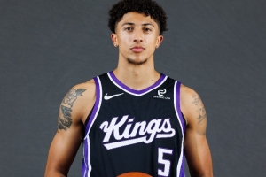 隊(duì)記：國王24號秀克利福德右腿筋拉傷 一周后重新評估