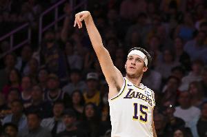 湖記：湖人3節(jié)罰39個但裁判末節(jié)有些矯枉過正 干脆不吹國王犯規(guī)了