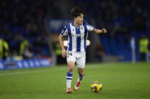 科貝電臺(tái)：久保建英因腳踝傷勢(shì)連續(xù)3場(chǎng)缺席，能否出戰(zhàn)畢巴也存疑