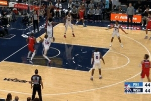 當年也榜眼！巴格利中路持球突擊 力壓恩比德起飛雙手暴扣