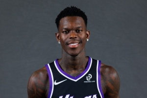 打得挺無(wú)私！施羅德半場(chǎng)3中0但送出7次助攻 另有2次搶斷