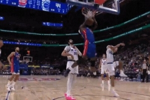 氣勢(shì)洶洶！斯圖爾特空切接康寧漢姆突破分球完成雙手暴扣