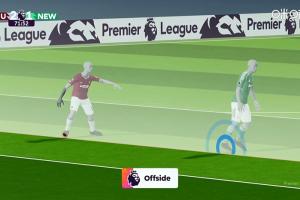 越了半個腳尖！波茲破門，但進(jìn)球因隊友越位在先被吹