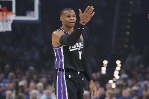 無保障底薪！威少第19次替補至少10分10助 NBA歷史第一人！