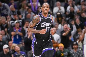 古典籃球！德羅贊上半場12中7得15分3板1斷 沒有三分出手