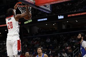 表現(xiàn)很全面！薩爾16投8中砍下19分8籃板7助攻1搶斷2蓋帽