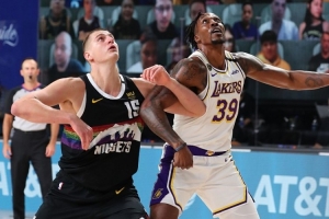 霍華德：現(xiàn)在退役了就防不了約基奇了 但是練練打NBA沒問題