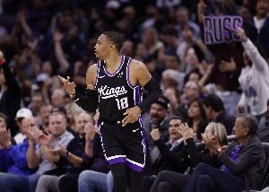 科爾：國王的老將們打進了關(guān)鍵球 發(fā)揮經(jīng)驗 我們的年輕人上了一課