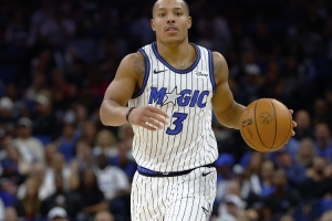 布萊克稱貝恩為帶武器的球場(chǎng)惡犬！貝恩：我接受這個(gè)評(píng)價(jià)