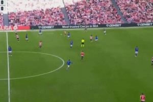 今夏簽10年長約??尼科精彩一條龍破門，連過三人小角度抽射爆桿