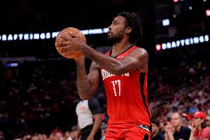 伊森57.9%三分命中率第一！至少出手30次三分 9人命中率超五成