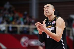 媒體人：當(dāng)韓德君老去 遼寧內(nèi)線暫時(shí)無人能替 張陳治鋒需快速成長