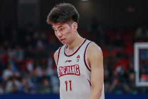 媒體人：俱樂部16日才有比賽 不知道為啥這么著急召回余嘉豪