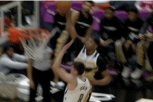 平地起驚雷！庫利巴利殺進(jìn)內(nèi)線 騰空暴起力壓防守單臂灌筐