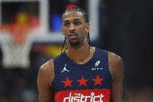 低迷！薩爾6犯離場(chǎng) 全場(chǎng)僅出戰(zhàn)23分鐘12中4拿到9分