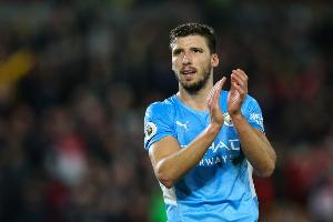 迪亞斯：進(jìn)攻方推搡門將合理嗎？如果是規(guī)則那得允許我們也這么做