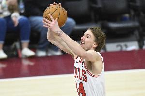 奮力反擊！布澤利斯三分命中 公牛打出10-0反超奇才