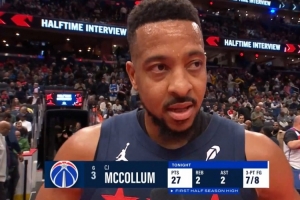 殺瘋了！麥科勒姆半場(chǎng)13中10狂砍27分 三分8中7