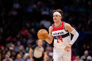 這是奇才隊(duì)？奇才首節(jié)狂轟45分&三分前8投全中 基斯珀特16分！