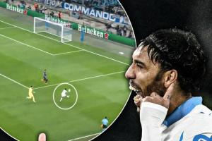 寶刀不老！36歲奧巴梅揚趟過門將精準(zhǔn)弧線破門，5輪歐冠獻3球3助