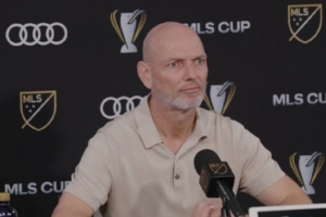 白浪主帥：我們知道梅西是公認的Goat，有穆勒在隊中真是太好了