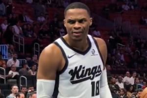 當場教育你！球迷大喊“威鐵” 威少言語回懟+金雞獨立命中回應(yīng)！