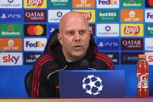 斯洛特：我不覺得和薩拉赫的關(guān)系破裂了，他一向?qū)η蜿?duì)成員很尊重