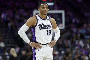 努力追分！威少金雞獨立打停對手 再現(xiàn)搖籃慶祝