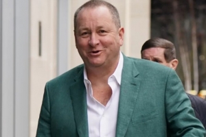 太陽報：前紐卡老板提高對謝周三收購報價，以擊敗美國的巨額報價