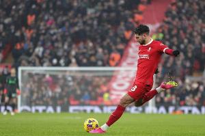 本賽季英超球員僅2人各項(xiàng)賽事至少5球5助攻：索博、特羅薩德