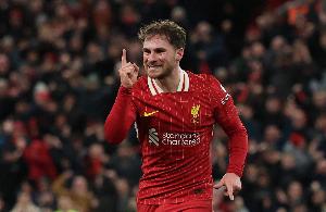 夠硬！麥卡利斯特本場(chǎng)6次贏得對(duì)抗、5次制造犯規(guī)均為隊(duì)內(nèi)最多