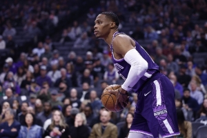 解說(shuō)：國(guó)王超市開(kāi)張%基根·穆雷不再是非賣(mài)品 爭(zhēng)冠球隊(duì)想要埃利斯