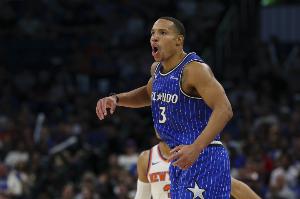 貝恩近6場(chǎng)比賽有3次單場(chǎng)取得35+ 自2004年麥迪以來(lái)魔術(shù)首人