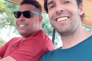 這兩人應(yīng)該是通過拍廣告認識的吧??