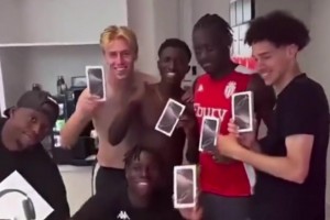 虧麻了啊??！球員遲到給全隊(duì)買(mǎi)iphone16 pm