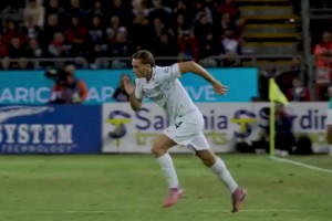 力保青訓(xùn)！米體：齊沃夏窗力主國(guó)米放棄霍伊倫，如今皮奧崛起??