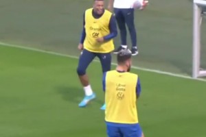 法國隊(duì)流暢配合，姆總表示這餅吃得真舒服