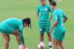 這一幕似曾相識(shí)，但確是女版MSN??